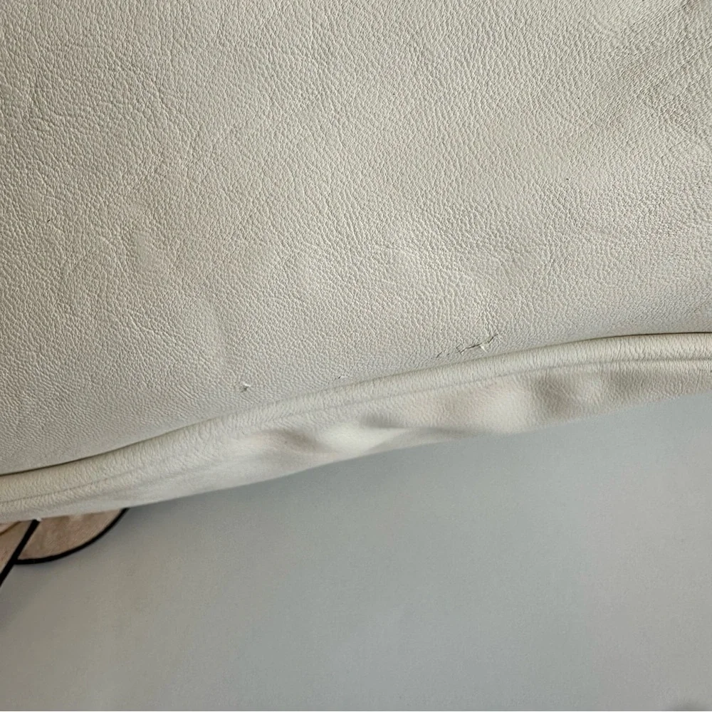 Scarleton White Faux Leather Bag Black Wooden Handle Floral Embellishment Retro‎